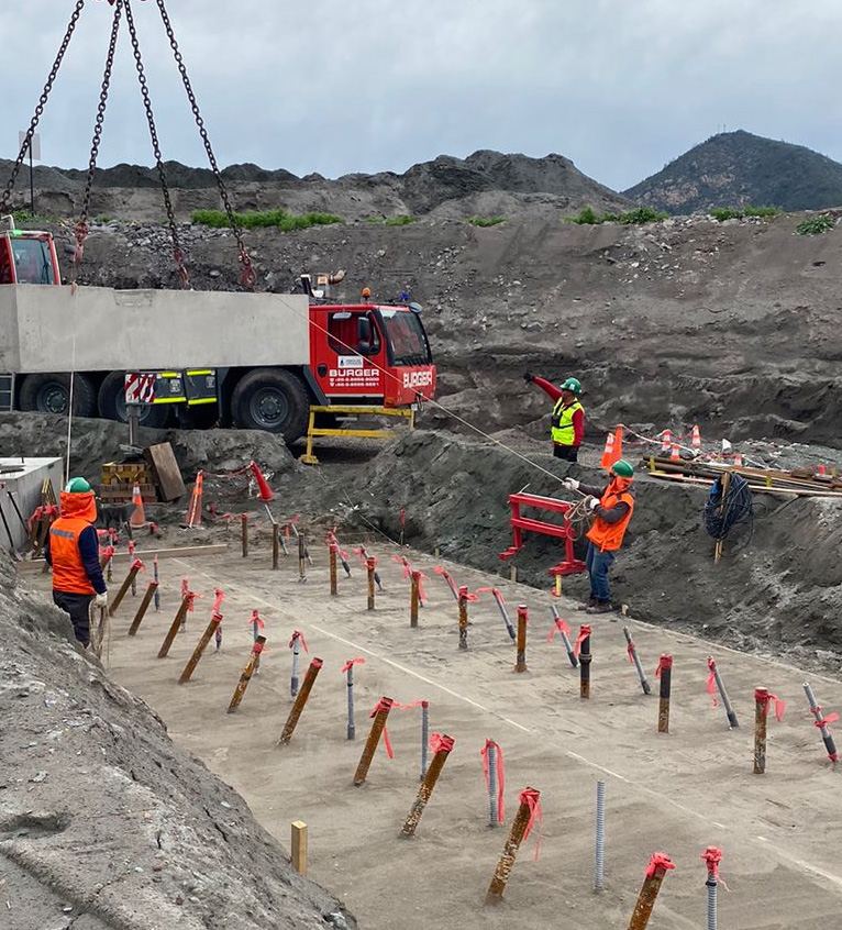Montaje de estructura en obra civil
